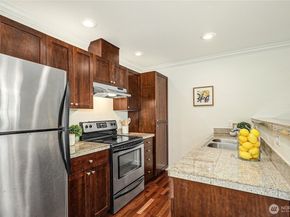 25025 SE Klahanie Boulevard J102, Sammamish WA 98029