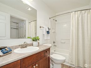 25025 SE Klahanie Boulevard J102, Sammamish WA 98029