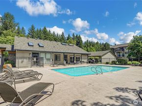 25025 SE Klahanie Boulevard J102, Sammamish WA 98029