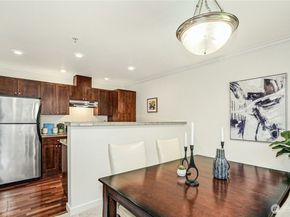 25025 SE Klahanie Boulevard J102, Sammamish WA 98029