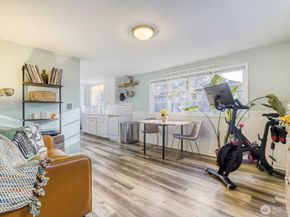 4034 NE 109th Street, Seattle WA 98125