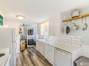 4034 NE 109th Street, Seattle WA 98125