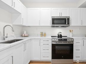 19221 SE 25th Street, Sammamish WA 98075