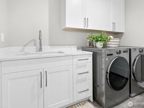 19221 SE 25th Street, Sammamish WA 98075