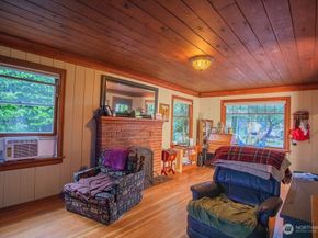 2020 Marine Drive, Bremerton WA 98312