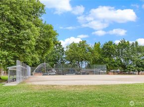 3901 S Cloverdale Street E, Seattle WA 98118