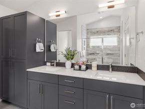 3901 S Cloverdale Street E, Seattle WA 98118