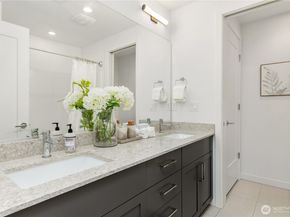 3901 S Cloverdale Street E, Seattle WA 98118