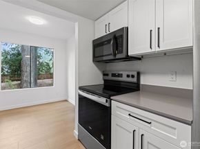 14020 Juanita Drive NE B3, Kirkland WA 98034