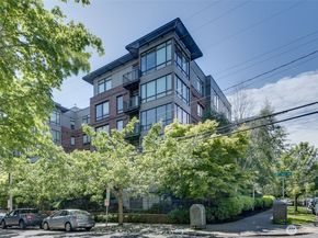 4547 8th Avenue NE 204, Seattle WA 98105