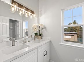 12535 27th Avenue NE, Seattle WA 98125