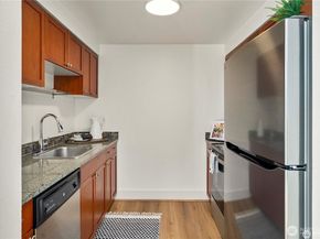 4831 Fauntleroy Way SW 401, Seattle WA 98116