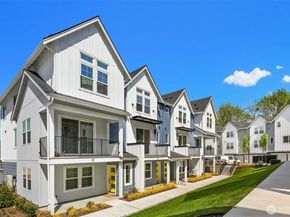 9014 NE 203rd Lane B, Bothell WA 98011