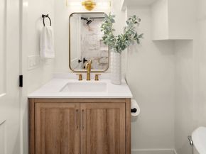 919 23rd Avenue E A, Seattle WA 98112