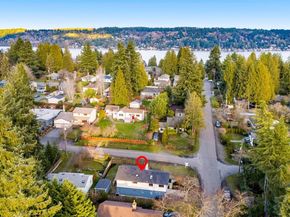 11503 Bartlett Avenue NE, Seattle WA 98125