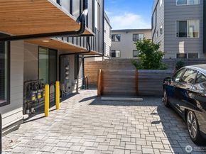 4521 Sunnyside Avenue N A, Seattle WA 98103