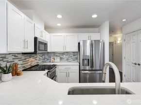 4026 Stone Way N 501, Seattle WA 98103