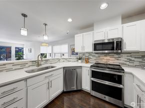 4026 Stone Way N 501, Seattle WA 98103