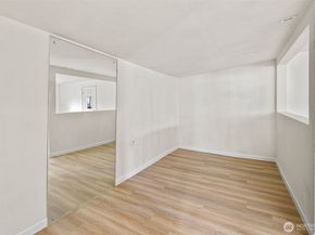 409 Wells Avenue N, Renton WA 98057