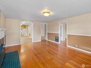 409 Wells Avenue N, Renton WA 98057