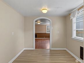 409 Wells Avenue N, Renton WA 98057