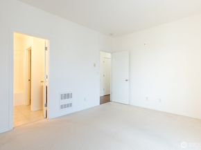 1855 Trossachs Boulevard SE 205, Sammamish WA 98075