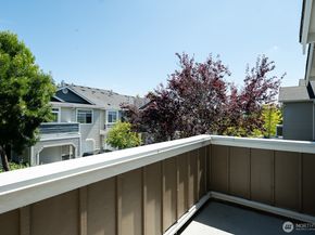 1855 Trossachs Boulevard SE 205, Sammamish WA 98075