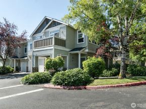 1855 Trossachs Boulevard SE 205, Sammamish WA 98075