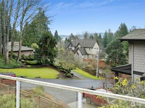 6420 NE 129th Place, Kirkland WA 98034