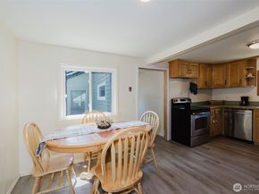 143 Dora Avenue, Bremerton WA 98312