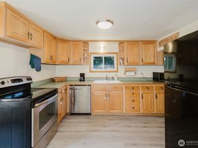 143 Dora Avenue, Bremerton WA 98312