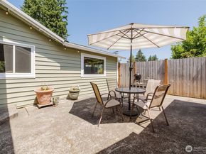 143 Dora Avenue, Bremerton WA 98312