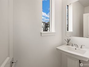 21822 25th Avenue SE B, Bothell WA 98021