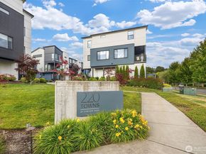 21822 25th Avenue SE B, Bothell WA 98021