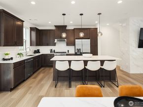 21822 25th Avenue SE B, Bothell WA 98021