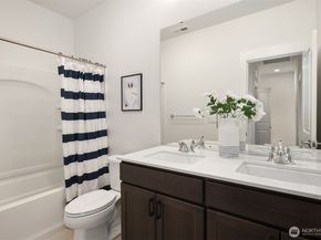 21822 25th Avenue SE B, Bothell WA 98021