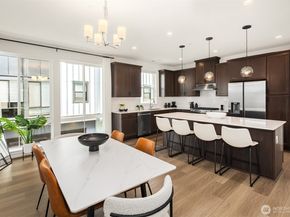 21822 25th Avenue SE B, Bothell WA 98021