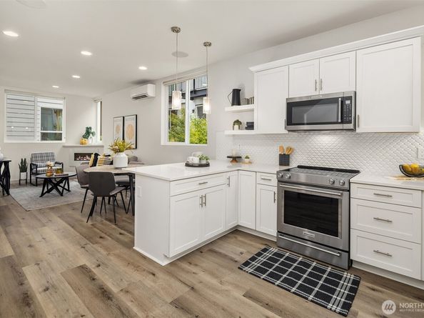 5210 B Brooklyn Avenue NE, Seattle WA 98105