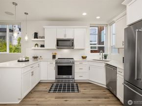 5210 B Brooklyn Avenue NE, Seattle WA 98105