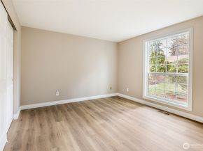 32135 32nd Avenue SW, Federal Way WA 98023