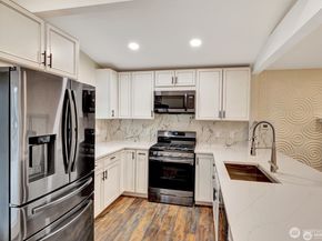 8801 NE 140th Place, Kirkland WA 98034