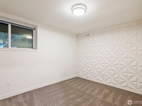 8801 NE 140th Place, Kirkland WA 98034