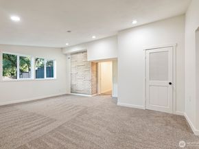8801 NE 140th Place, Kirkland WA 98034