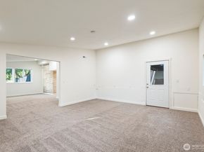 8801 NE 140th Place, Kirkland WA 98034