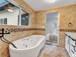 8801 NE 140th Place, Kirkland WA 98034