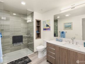 800 Columbia Street 2307, Seattle WA 98104