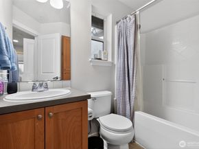 10901 124th Avenue NE 24, Kirkland WA 98033