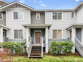 10901 124th Avenue NE 24, Kirkland WA 98033