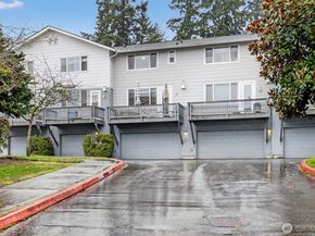 10901 124th Avenue NE 24, Kirkland WA 98033