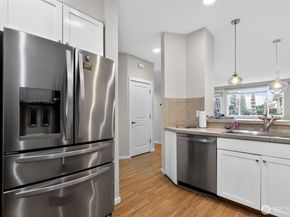 10901 124th Avenue NE 24, Kirkland WA 98033